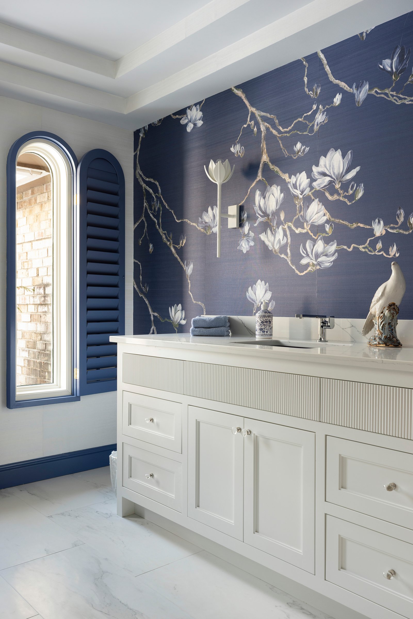 a home in blue tones 15