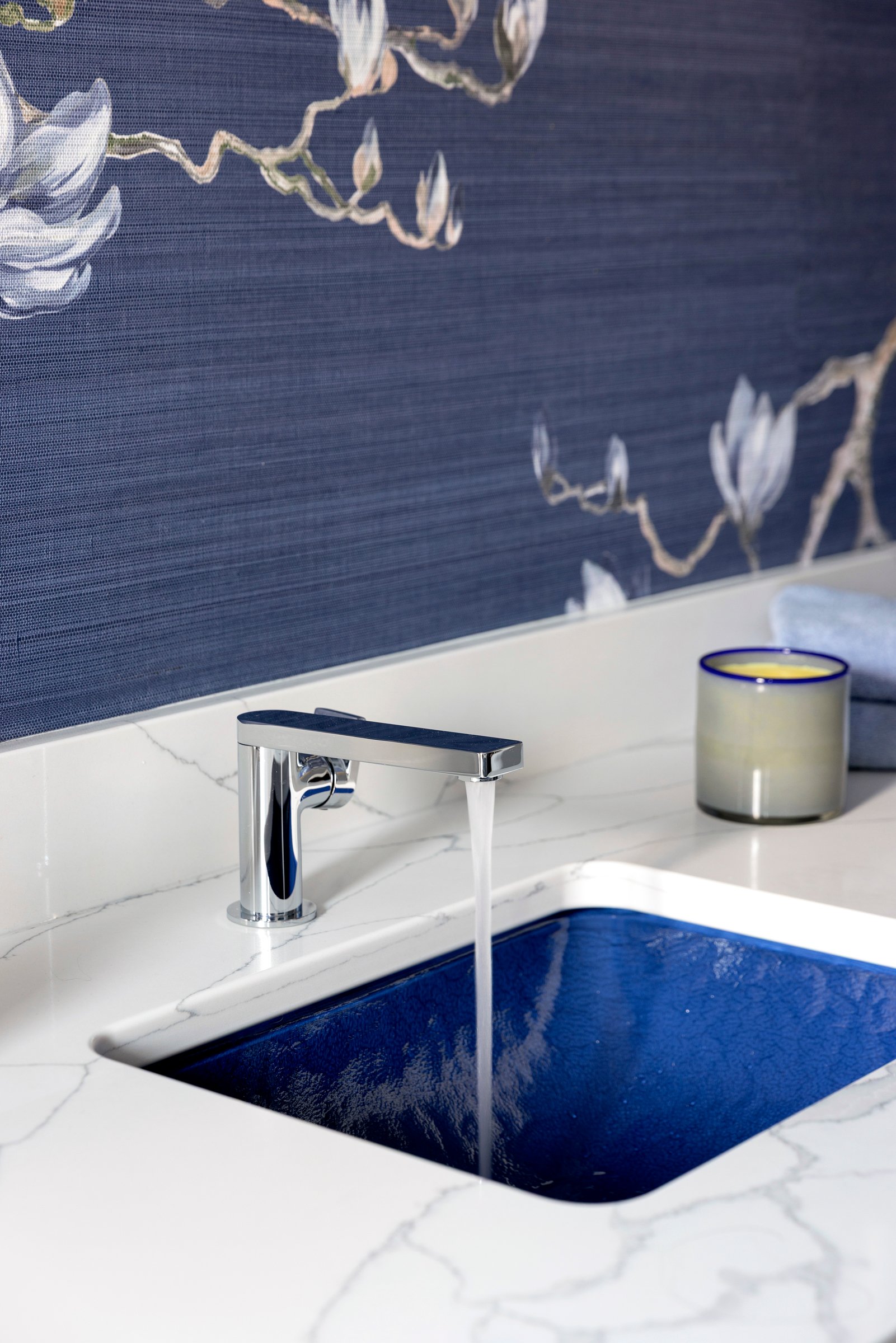 a home in blue tones 14